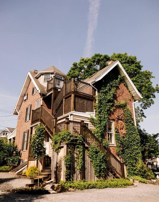 Creative Private Attic 1Br Suite Honey Brook Exterior photo